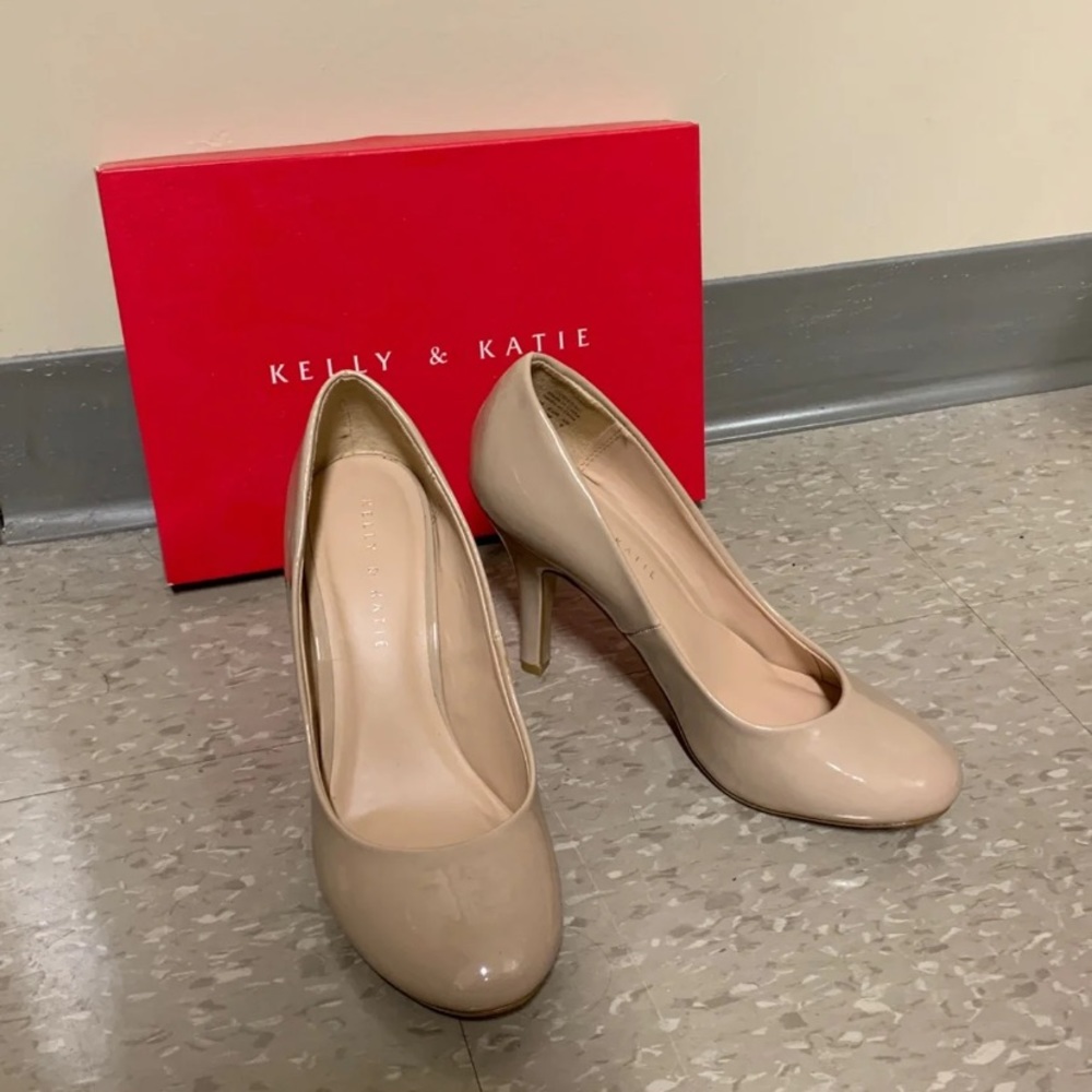 Kelly and Katie Nude Heels